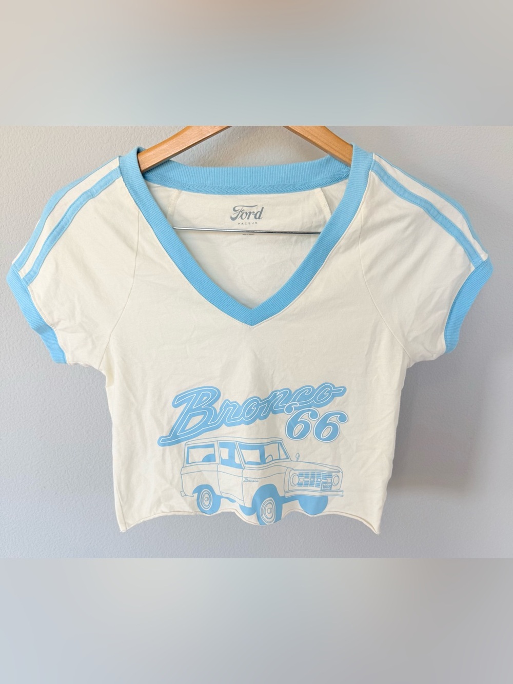 Y2K Ford White & Light Blue 'Bronco 66' V-Neck Cropped Women’s Sz Small